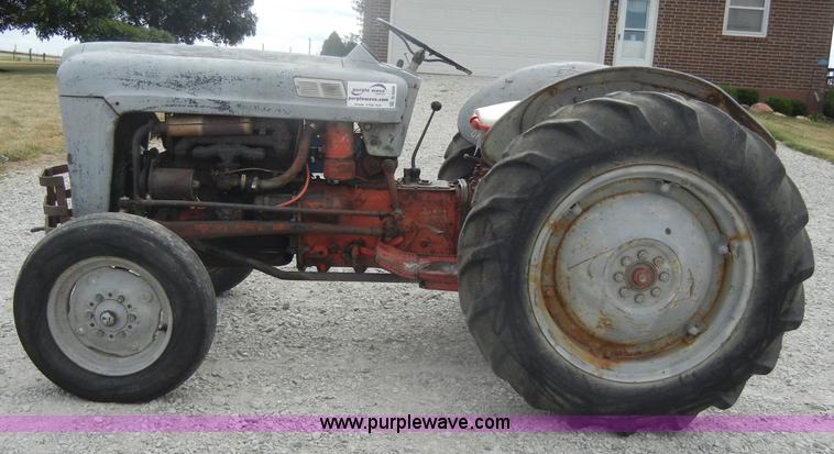 image for item D4260 1954 Ford Jubilee tractor