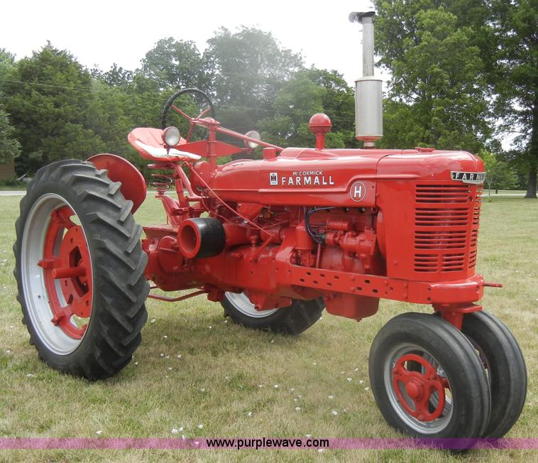 image for item D4263 McCormick Farmall H tractor