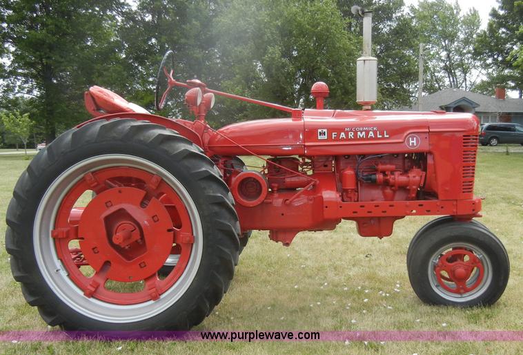 image for item D4263 McCormick Farmall H tractor