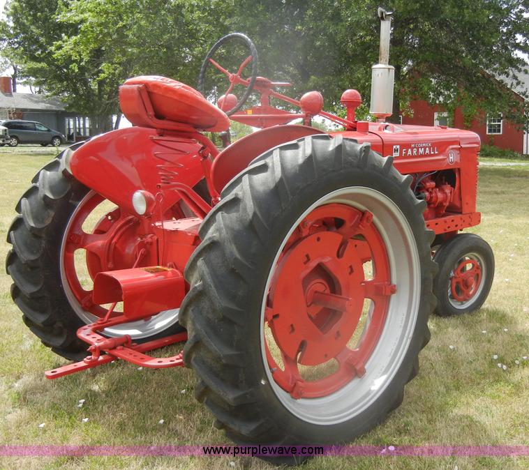 image for item D4263 McCormick Farmall H tractor