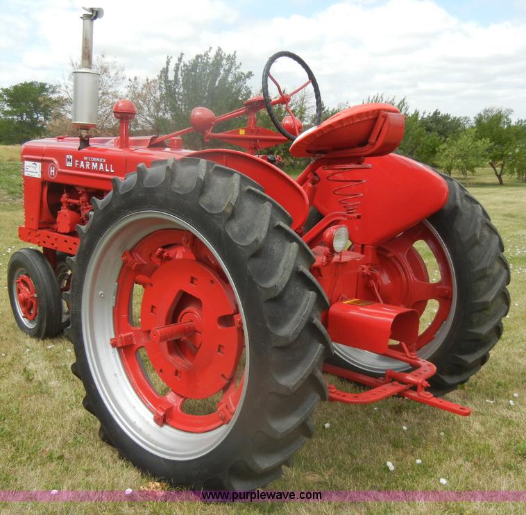 image for item D4263 McCormick Farmall H tractor