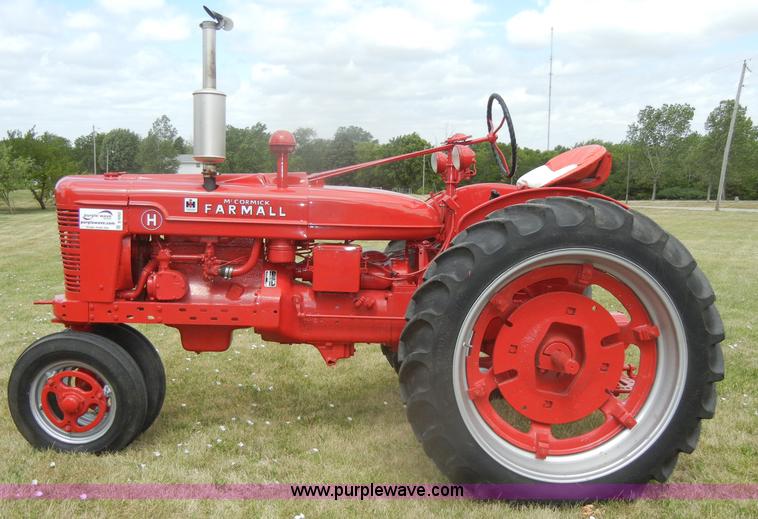 image for item D4263 McCormick Farmall H tractor