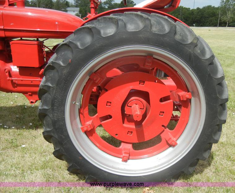 image for item D4263 McCormick Farmall H tractor