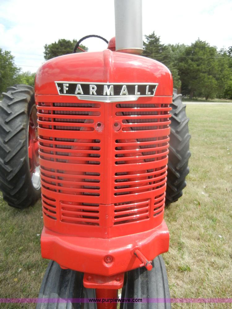 image for item D4263 McCormick Farmall H tractor