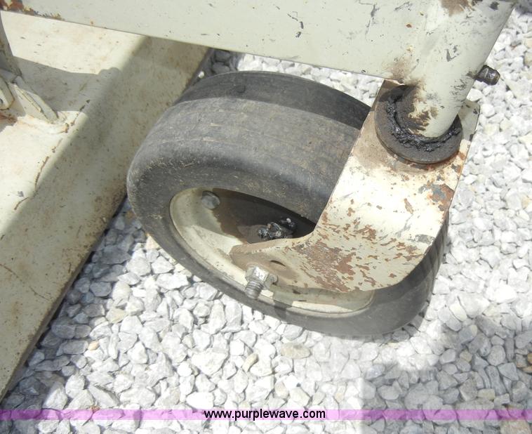 image for item D4264 1949 Allis-Chalmers C tractor