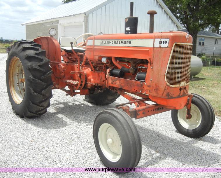image for item D4265 1963 Allis-Chalmers D19 tractor