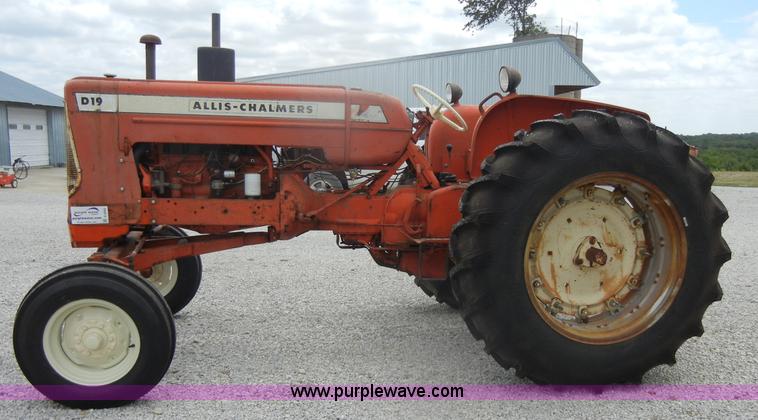 image for item D4265 1963 Allis-Chalmers D19 tractor
