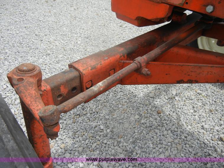 image for item D4265 1963 Allis-Chalmers D19 tractor