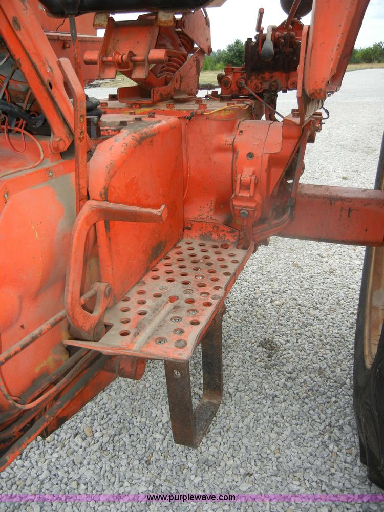 image for item D4265 1963 Allis-Chalmers D19 tractor