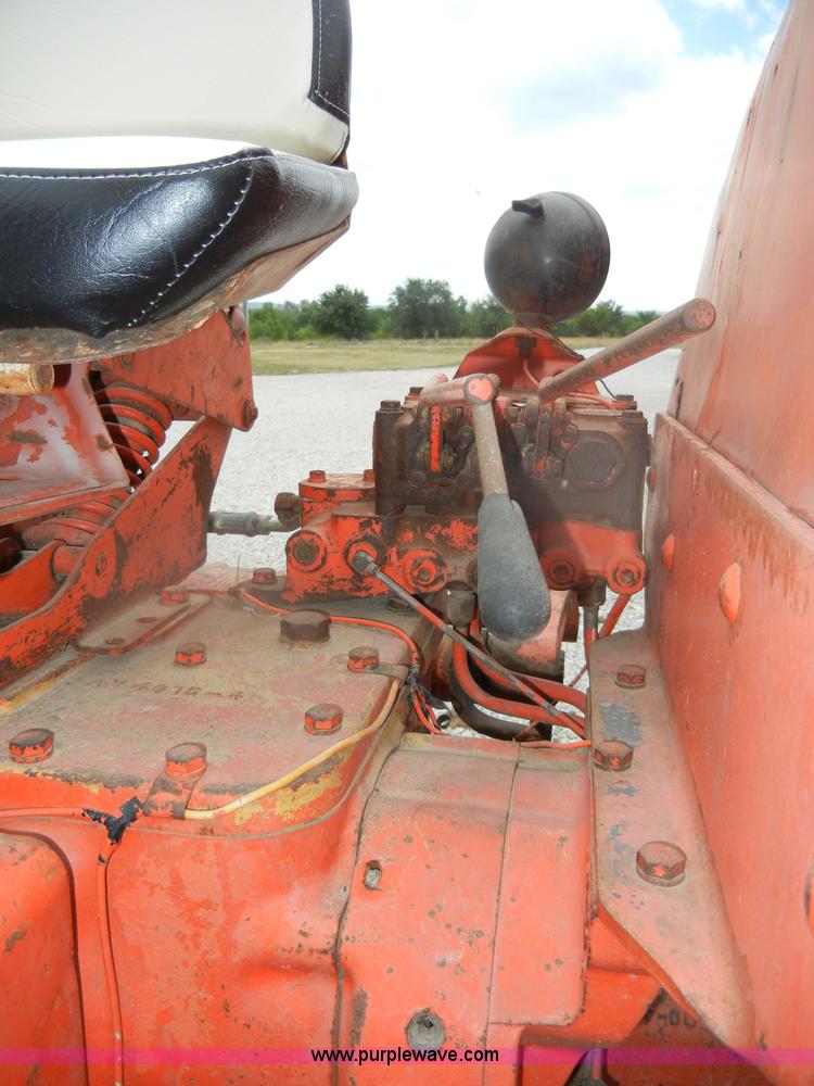 image for item D4265 1963 Allis-Chalmers D19 tractor