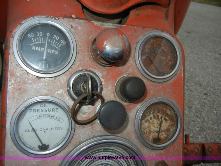image for item D4265 1963 Allis-Chalmers D19 tractor