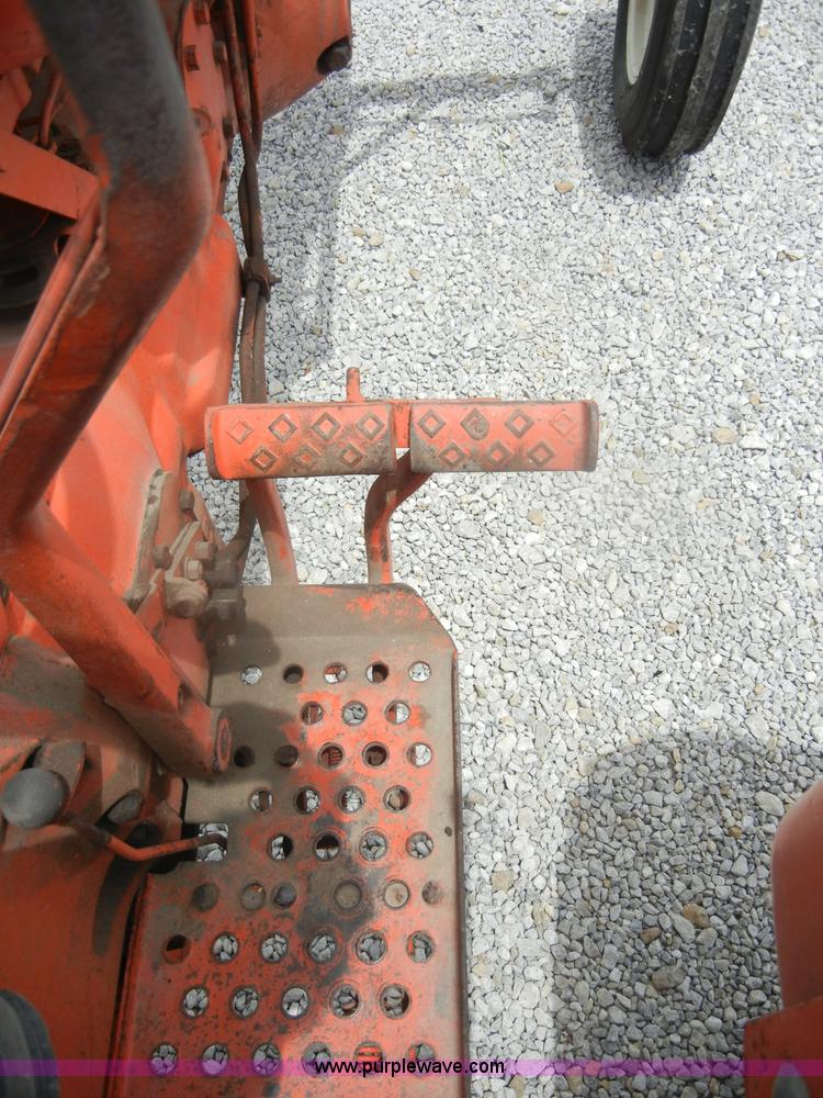 image for item D4265 1963 Allis-Chalmers D19 tractor