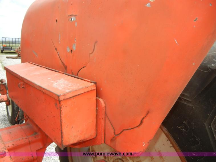 image for item D4265 1963 Allis-Chalmers D19 tractor