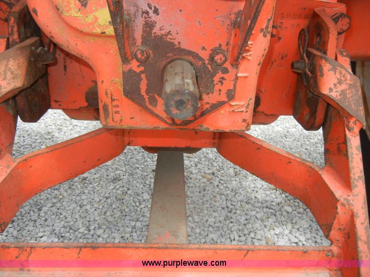 image for item D4265 1963 Allis-Chalmers D19 tractor