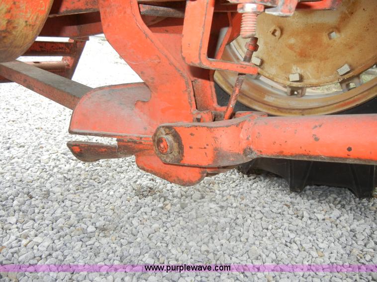 image for item D4265 1963 Allis-Chalmers D19 tractor