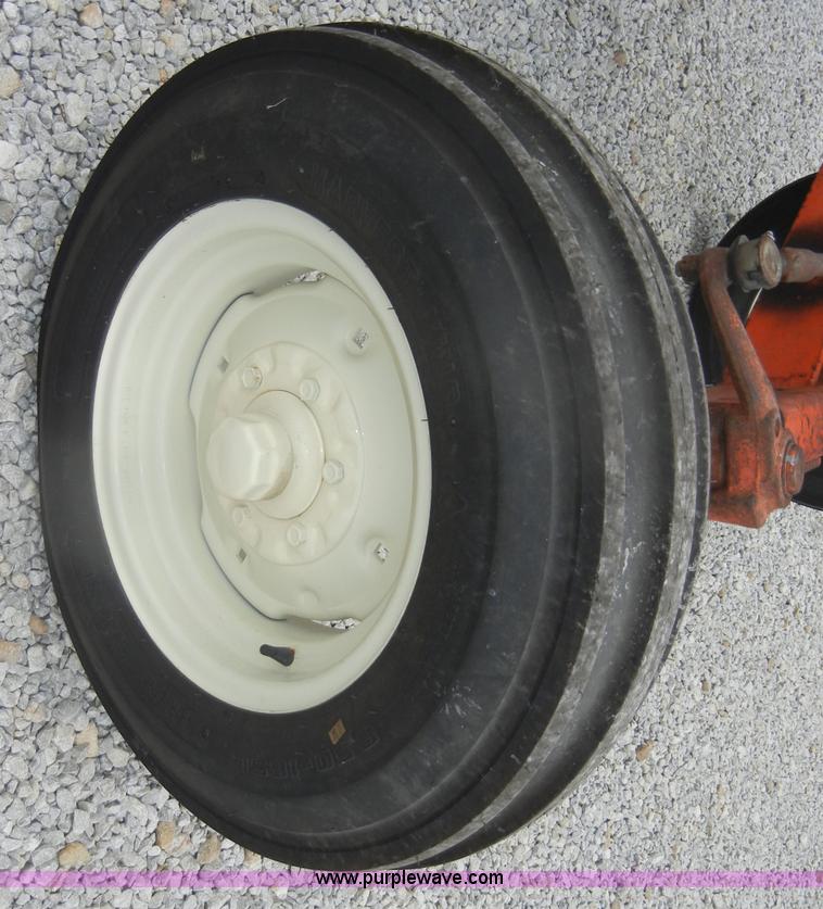 image for item D4265 1963 Allis-Chalmers D19 tractor