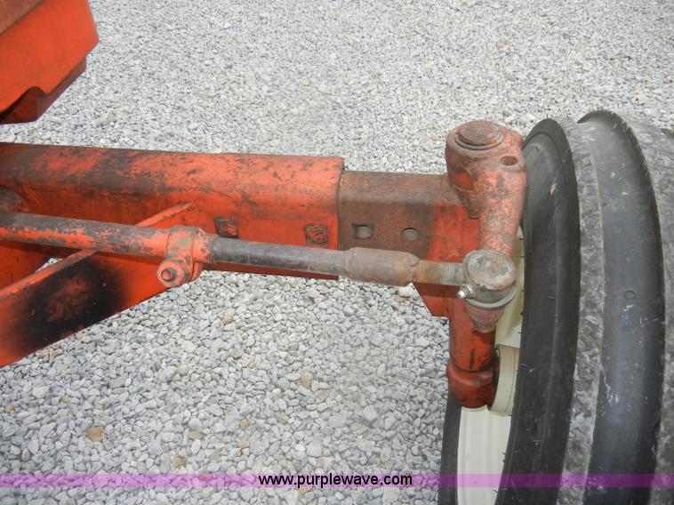 image for item D4265 1963 Allis-Chalmers D19 tractor