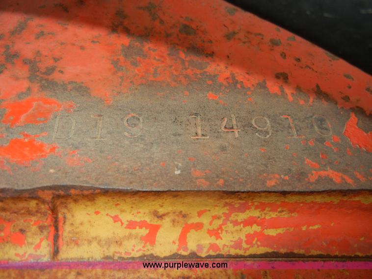 image for item D4265 1963 Allis-Chalmers D19 tractor