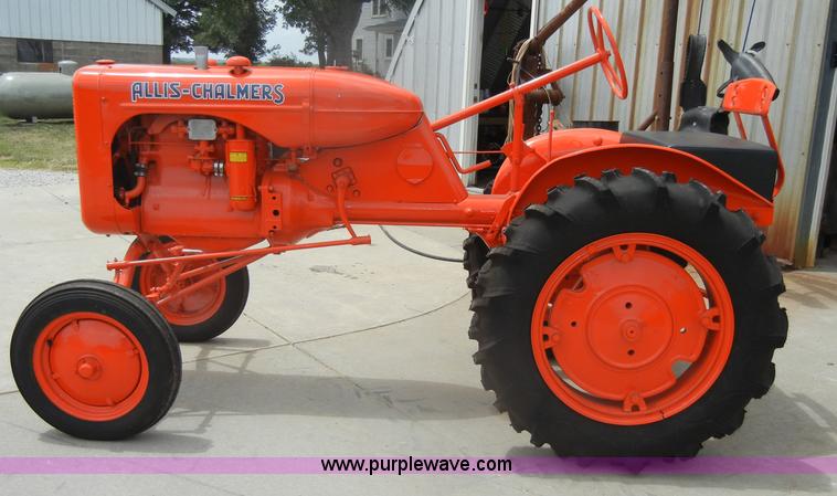 image for item D4266 1938 Allis-Chalmers B tractor