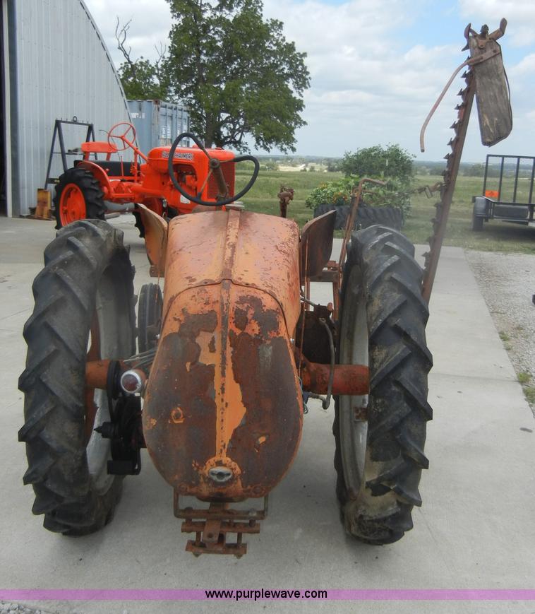 image for item D4267 1948 Allis-Chalmers G tractor