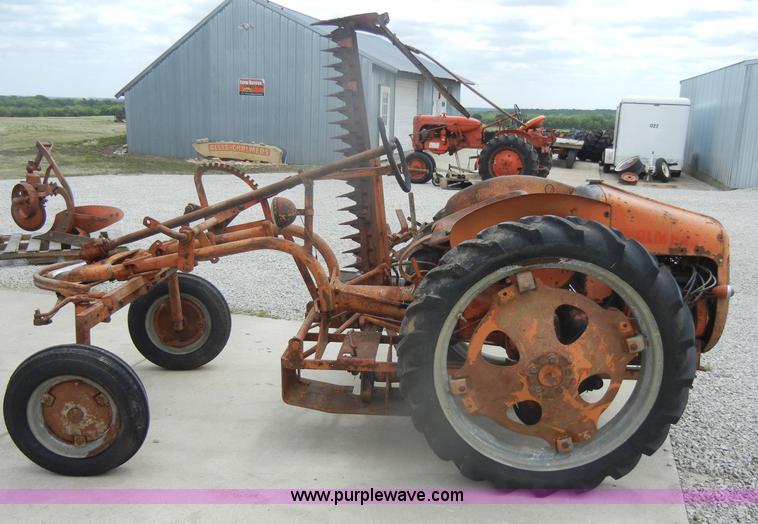 image for item D4267 1948 Allis-Chalmers G tractor