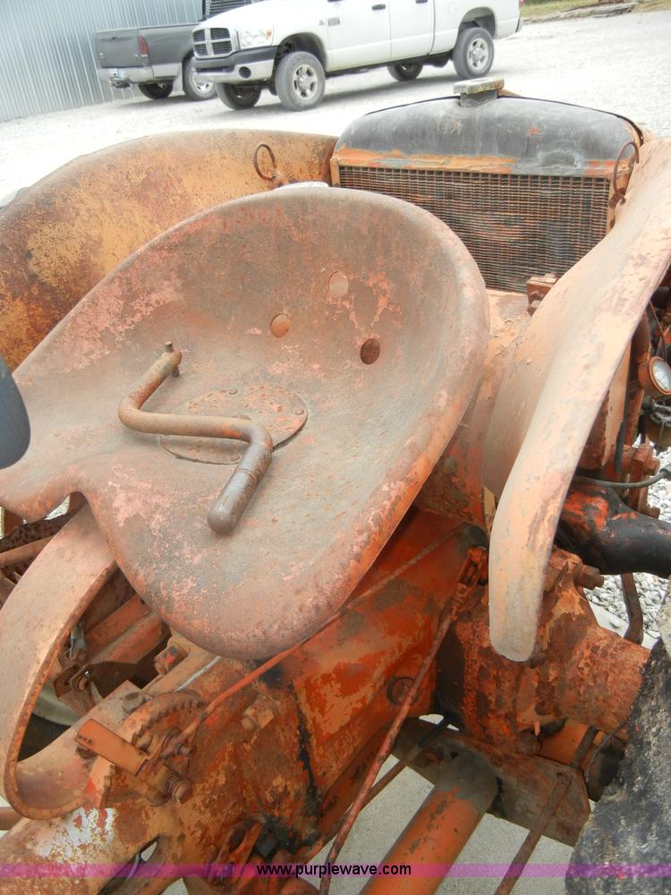 image for item D4267 1948 Allis-Chalmers G tractor