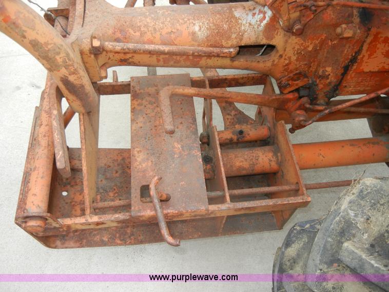 image for item D4267 1948 Allis-Chalmers G tractor
