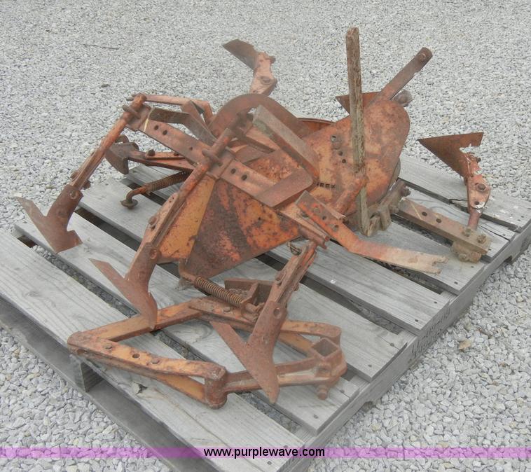 image for item D4267 1948 Allis-Chalmers G tractor