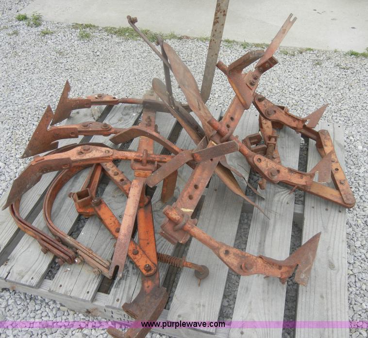 image for item D4267 1948 Allis-Chalmers G tractor