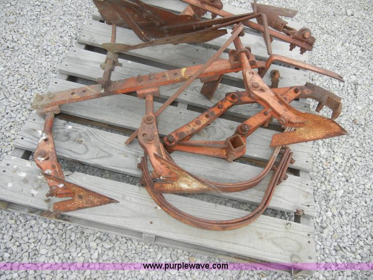 image for item D4267 1948 Allis-Chalmers G tractor