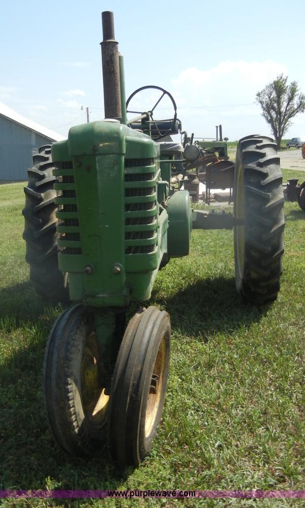 image for item D4363 1950 John Deere B tractor