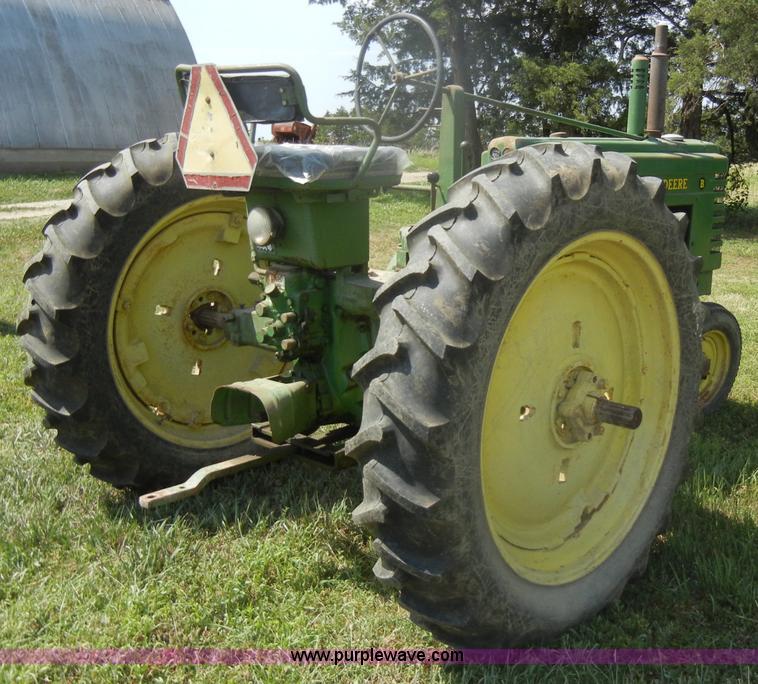 image for item D4363 1950 John Deere B tractor