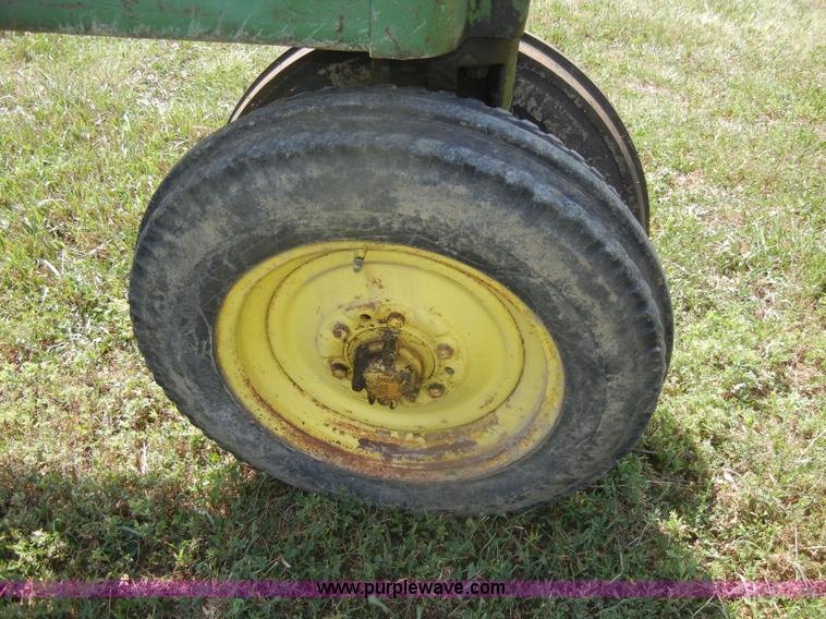 image for item D4363 1950 John Deere B tractor