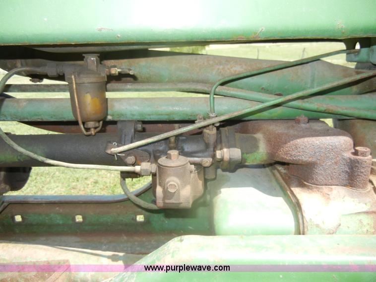 image for item D4363 1950 John Deere B tractor