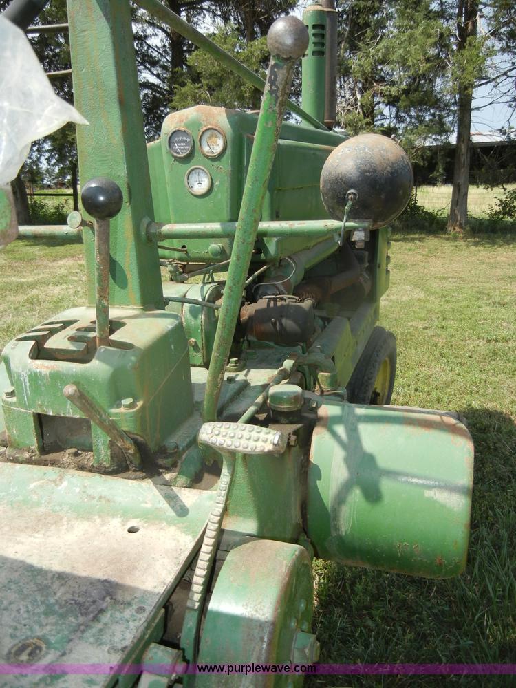 image for item D4363 1950 John Deere B tractor