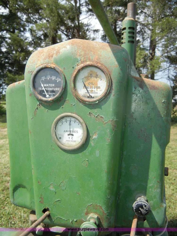 image for item D4363 1950 John Deere B tractor