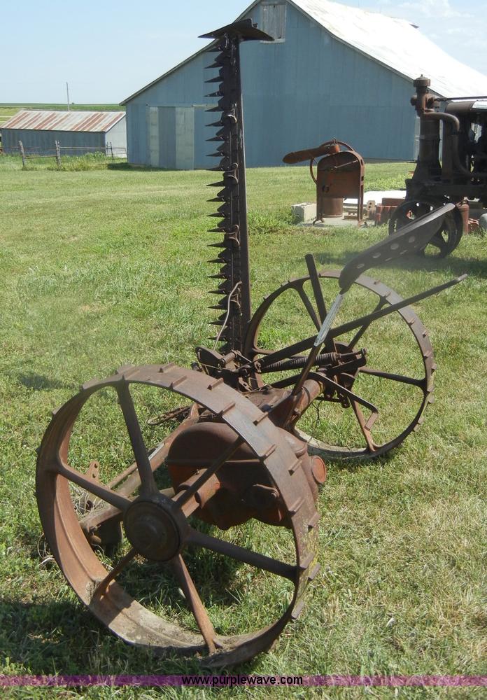 image for item D4364 International #9 horse drawn mower