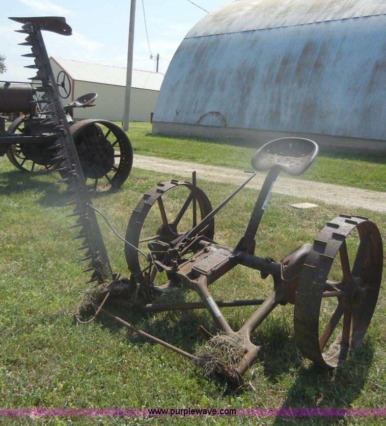 image for item D4364 International #9 horse drawn mower