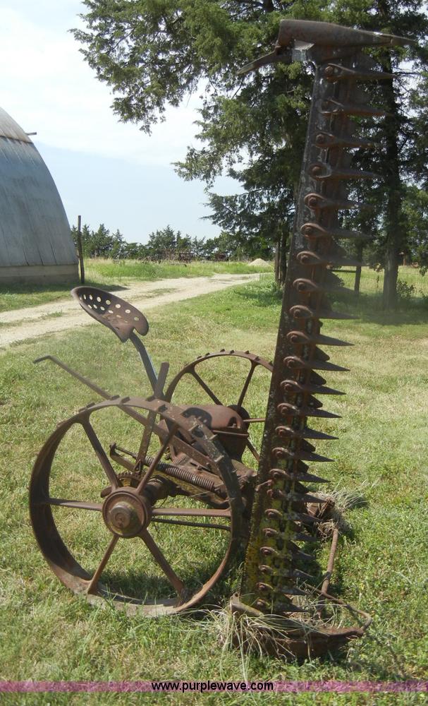 image for item D4364 International #9 horse drawn mower