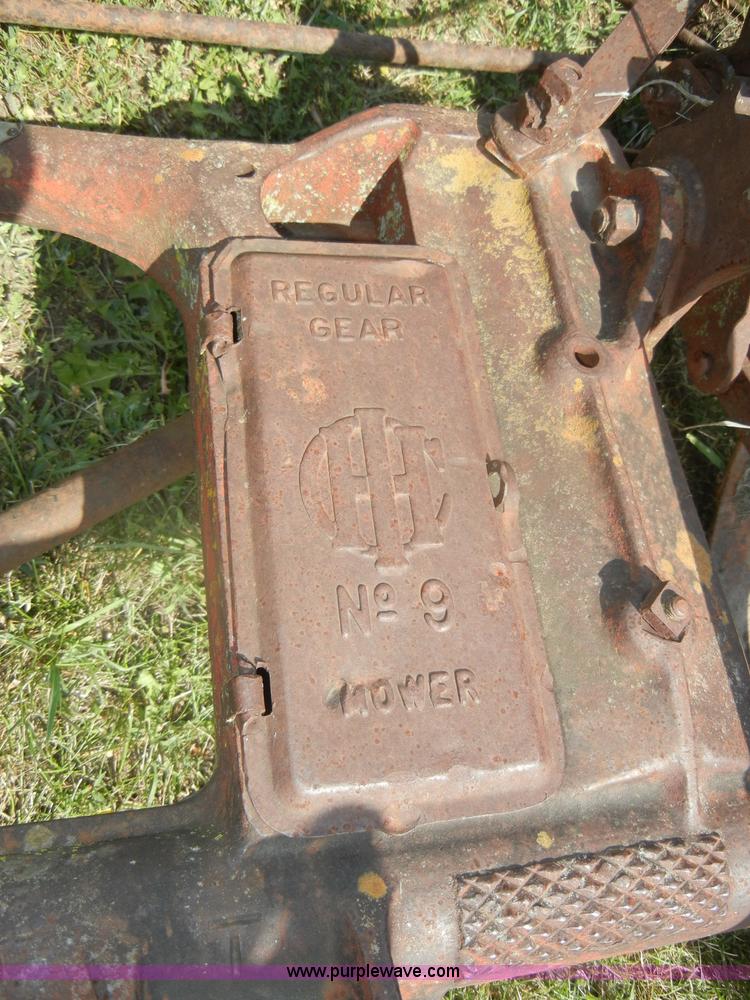 image for item D4364 International #9 horse drawn mower