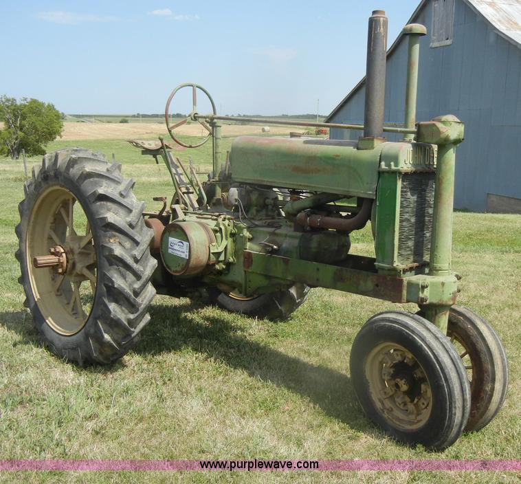 image for item D4366 1937 John Deere A tractor