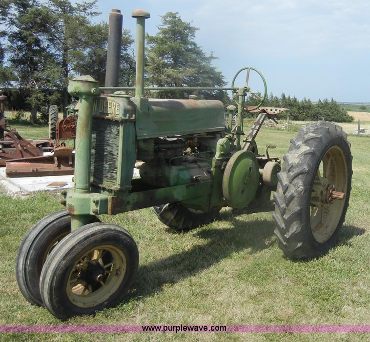 image for item D4366 1937 John Deere A tractor
