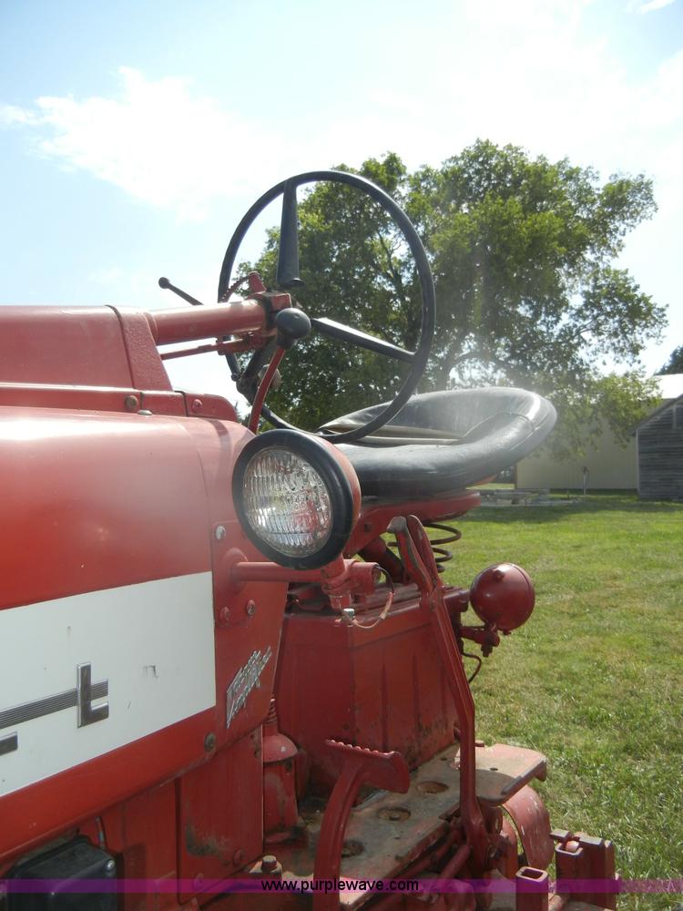 image for item D4369 1957 McCormick Farmall 350 tractor