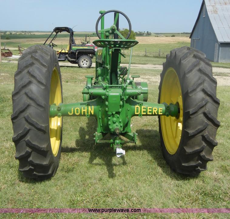 image for item D4370 1935 John Deere B 4-Bolt tractor