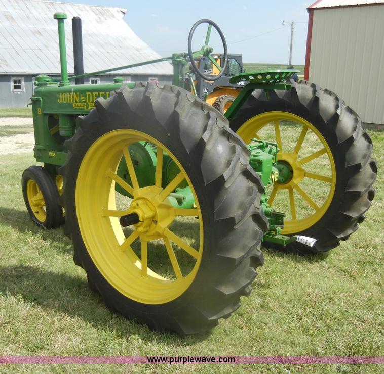 image for item D4370 1935 John Deere B 4-Bolt tractor