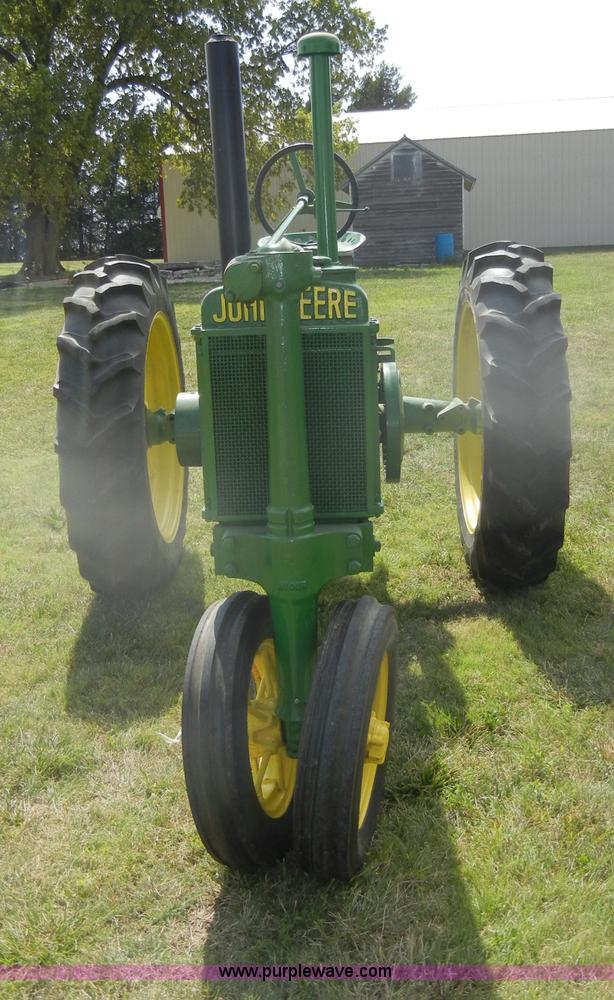 image for item D4370 1935 John Deere B 4-Bolt tractor