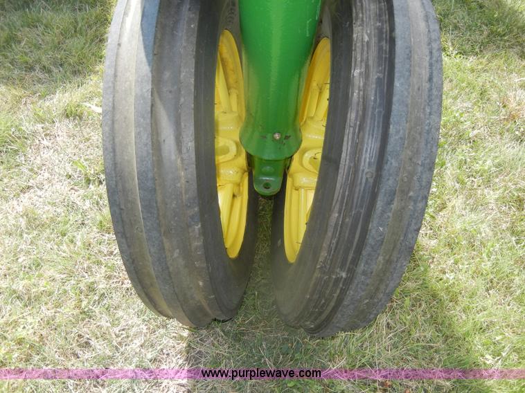 image for item D4370 1935 John Deere B 4-Bolt tractor