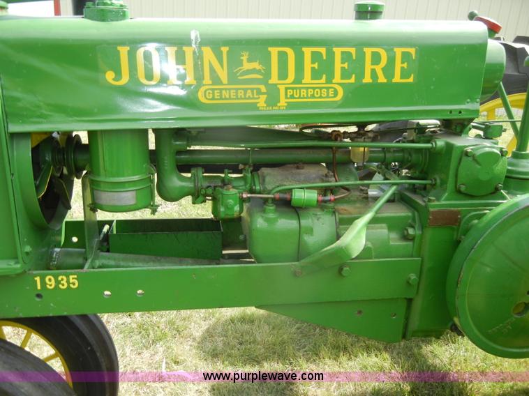 image for item D4370 1935 John Deere B 4-Bolt tractor
