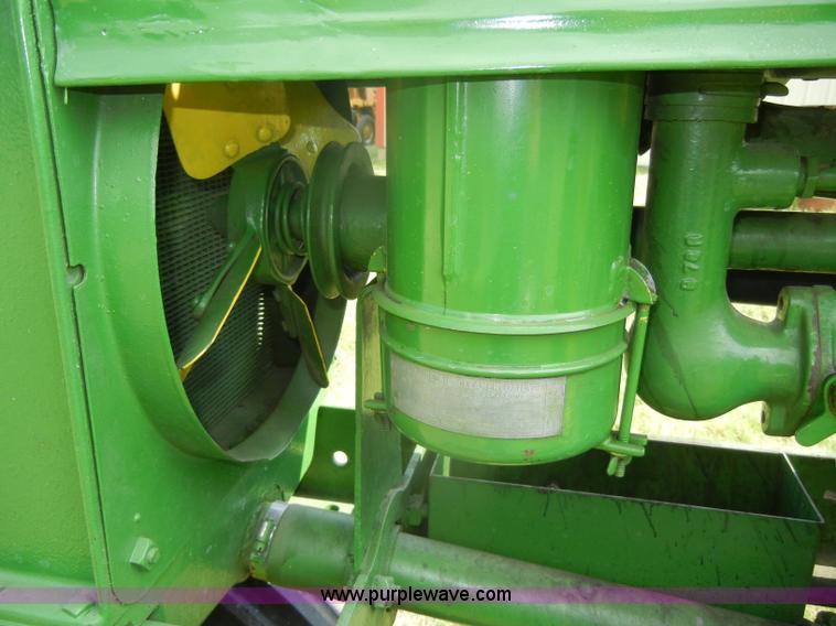 image for item D4370 1935 John Deere B 4-Bolt tractor