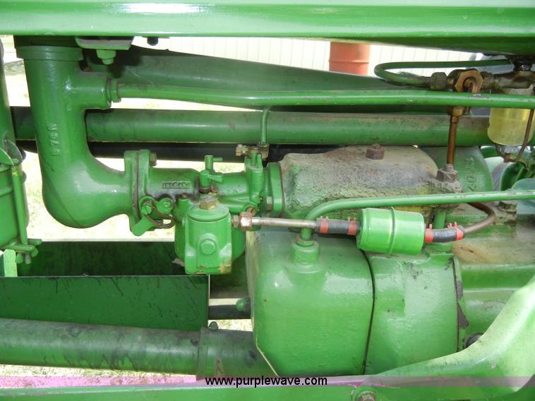 image for item D4370 1935 John Deere B 4-Bolt tractor